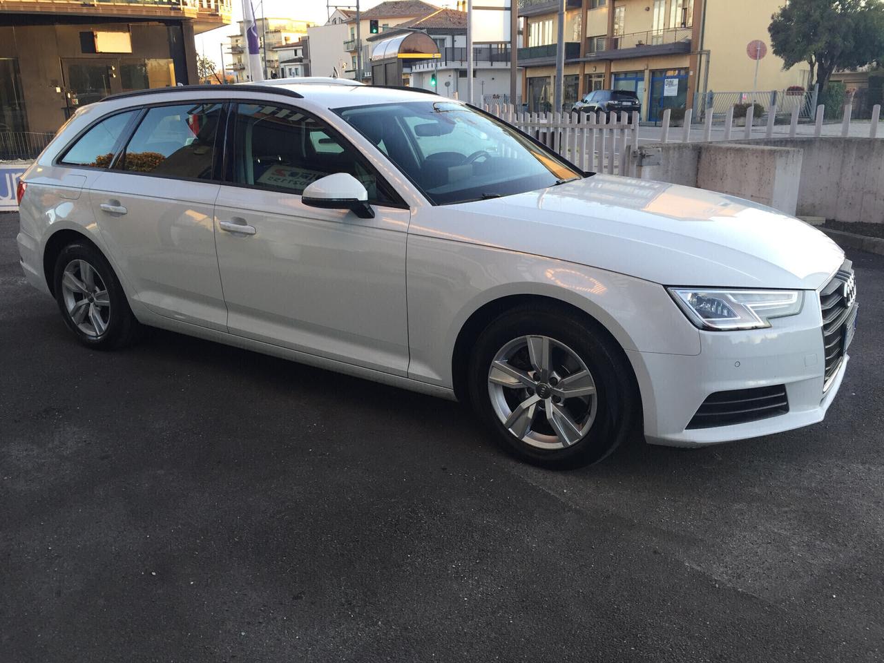 Audi A4 35 avant 2.0 TDI 150 CV S tronic Business X NEOPATENTATI