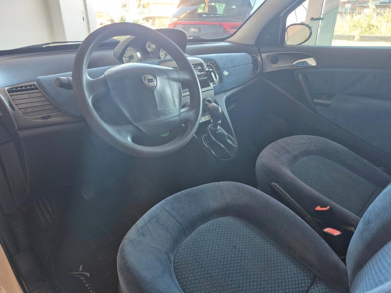 Lancia Ypsilon 1.2 Argento BASSI CONSUMI