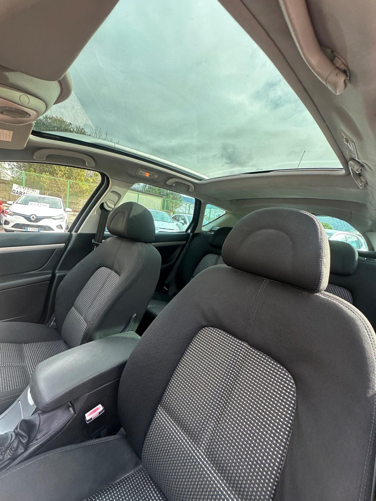 Peugeot 407 2.0 HDi SW Ciel Féline