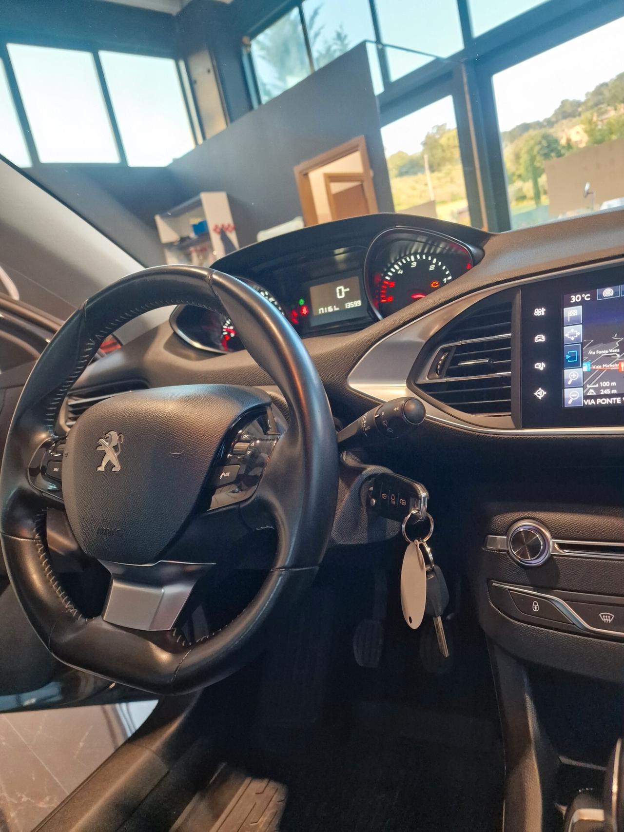 Peugeot 308 BlueHDi 100 S&S Business