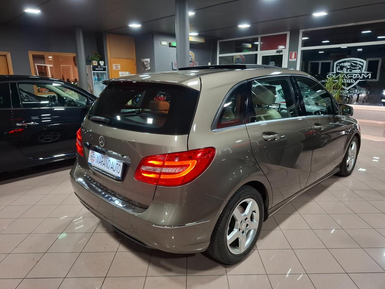 Mercedes B 180 Premium-Tetto-Neopatentato