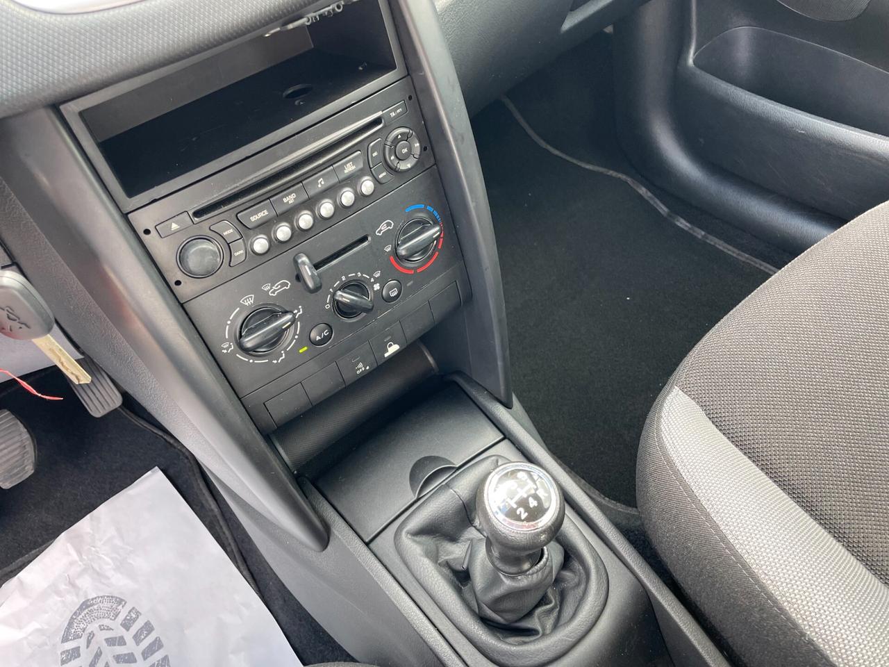 Peugeot 207 5p 1.4 16v XS IDONEA NEOPATENTATI