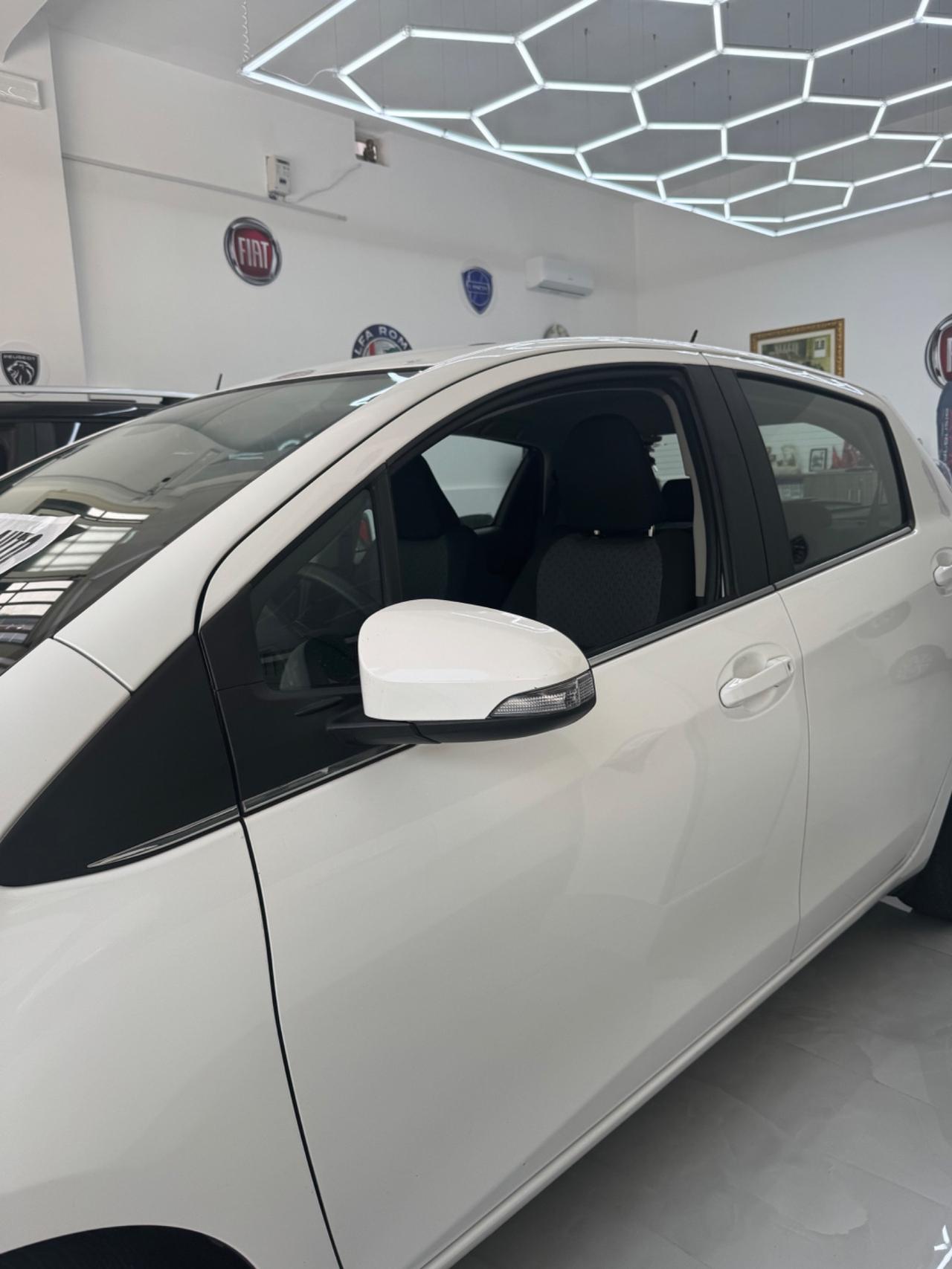 Toyota Yaris 1.0 5 porte Lounge