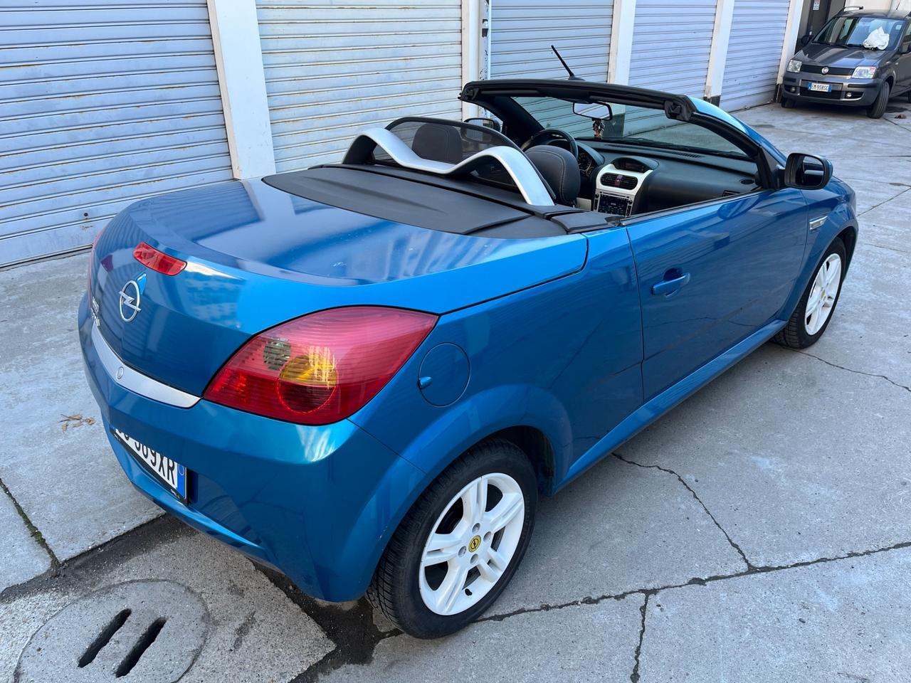Opel Tigra TwinTop 1.4 16V Sport CABRIO