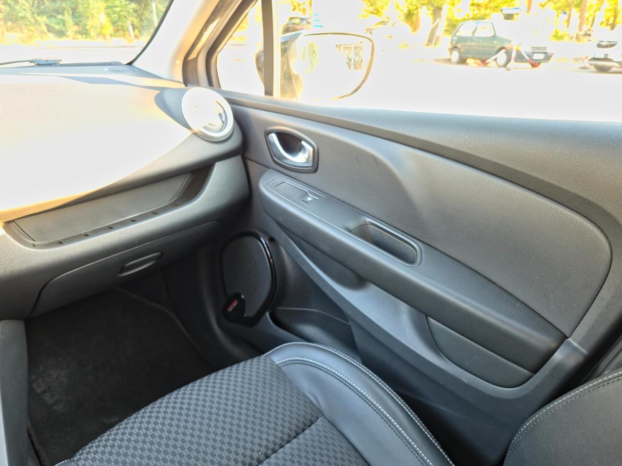 Renault Clio dCi 8V 75 CV 5 porte Duel2 CV-75 E6 Manuale NEO 2019