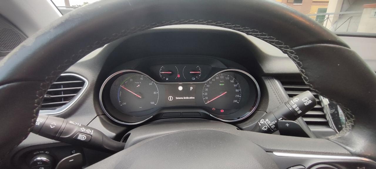 Opel Grandland X 1.6 Hybrid4 Plug-in aut. AWD 4X4