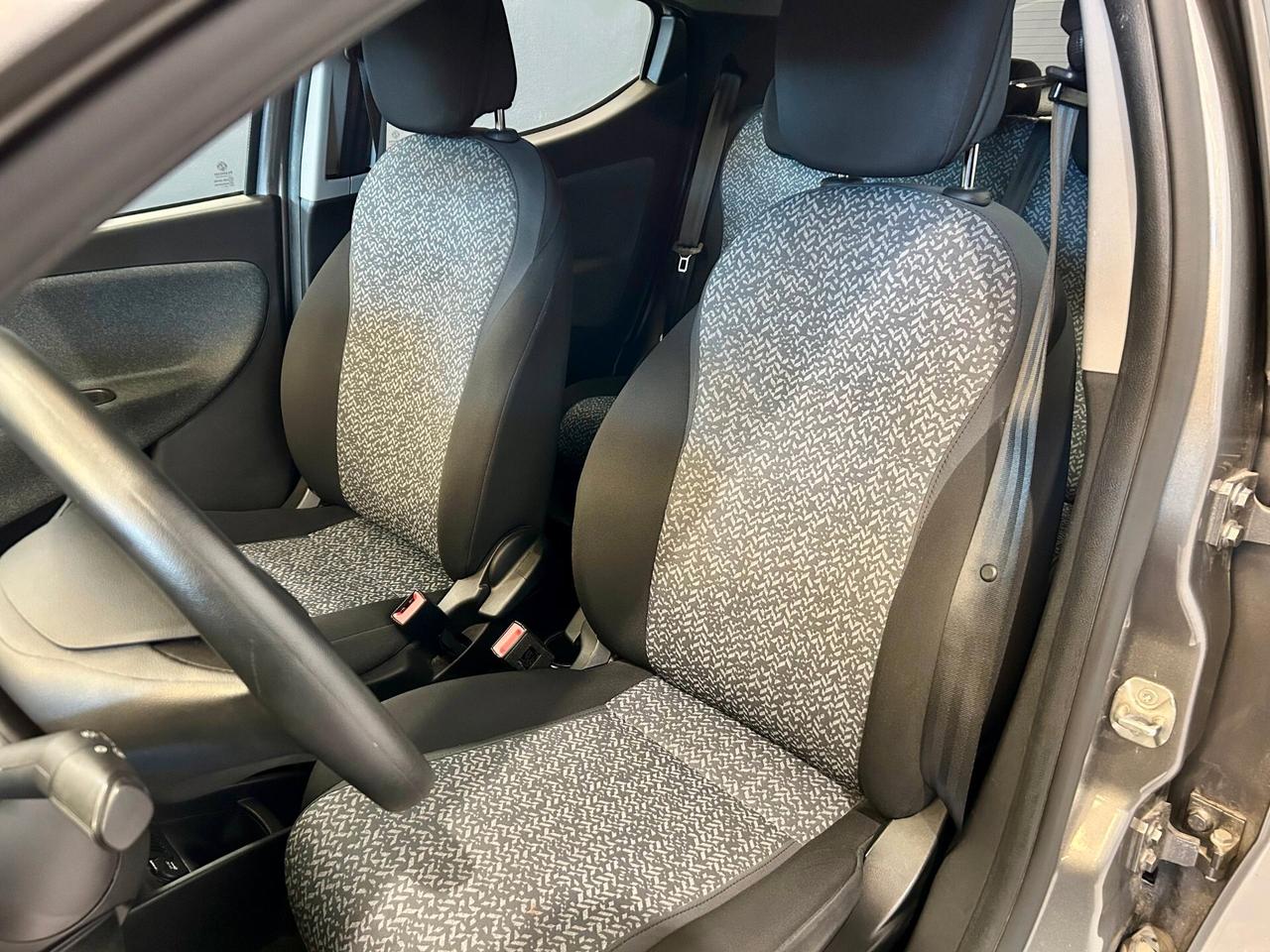 Lancia Ypsilon 1.0 FireFly 5 porte S&S Hybrid Silver *PREZZO PROMO*