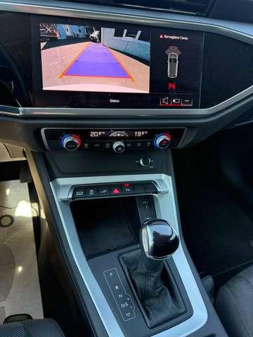 Audi Q3 45 HYBRID PLUG-IN 1.4 tfsi e Business s-tronic