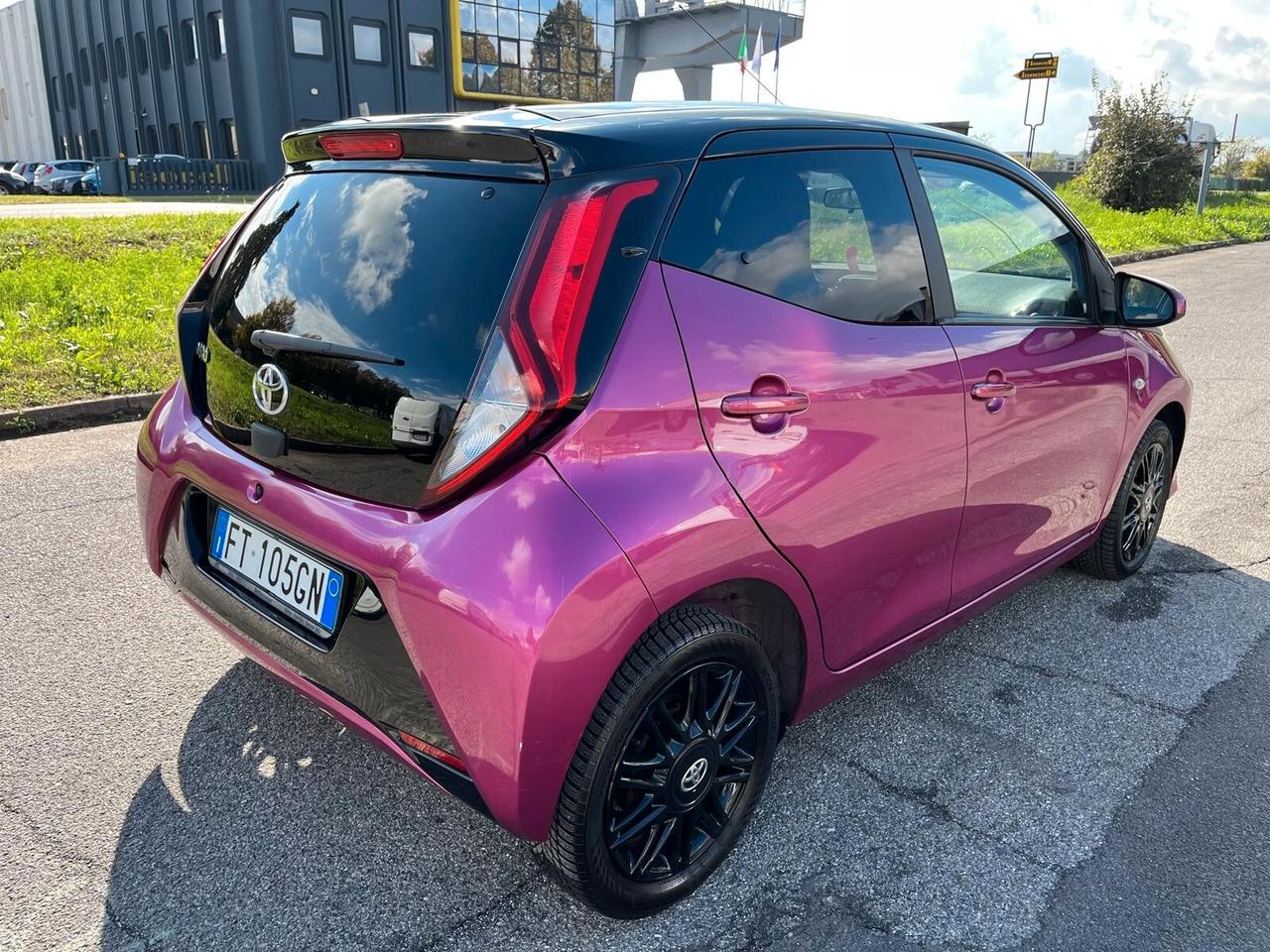 Toyota Aygo 1.0 VVT-i 72 CV 5 porte x-cool MMT
