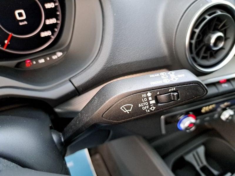 Audi Q2 Q2 35 TFSI Identity Black