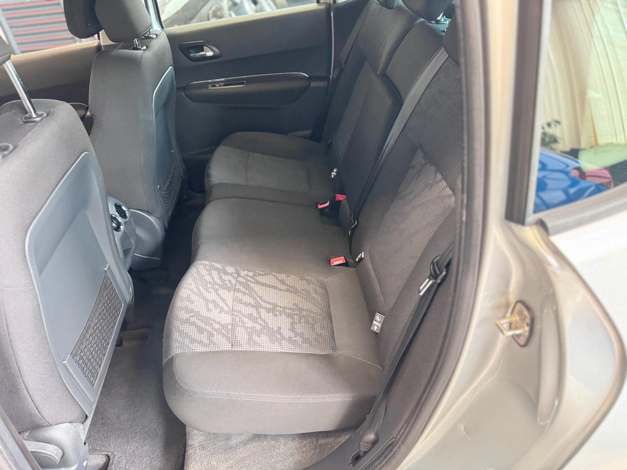 Peugeot 3008 1.6 HDi 112CV Tecno