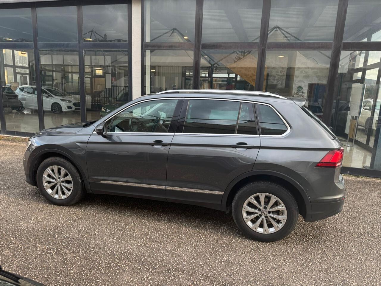 Volkswagen Tiguan 2.0 TDI SCR DSG 4MOTION BUSINES BMT