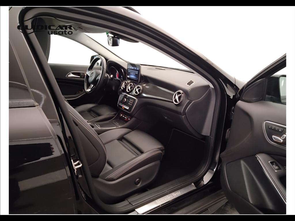 Mercedes-Benz GLA-X156 2017 - GLA 200 d Night Edition auto