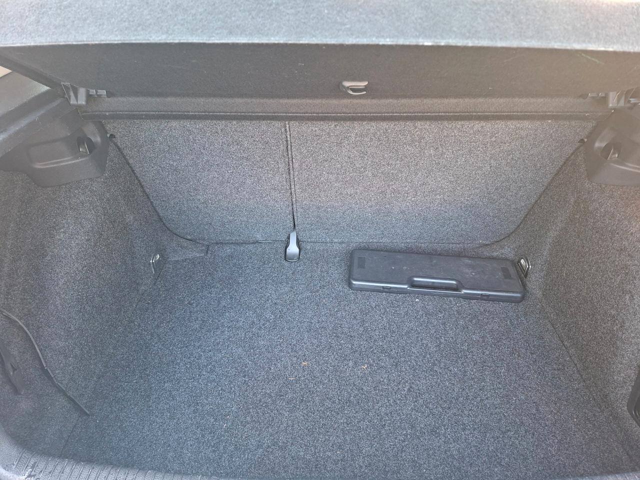 Volkswagen Golf 1.6 16v Sport Edition*NEOPATENTATI*
