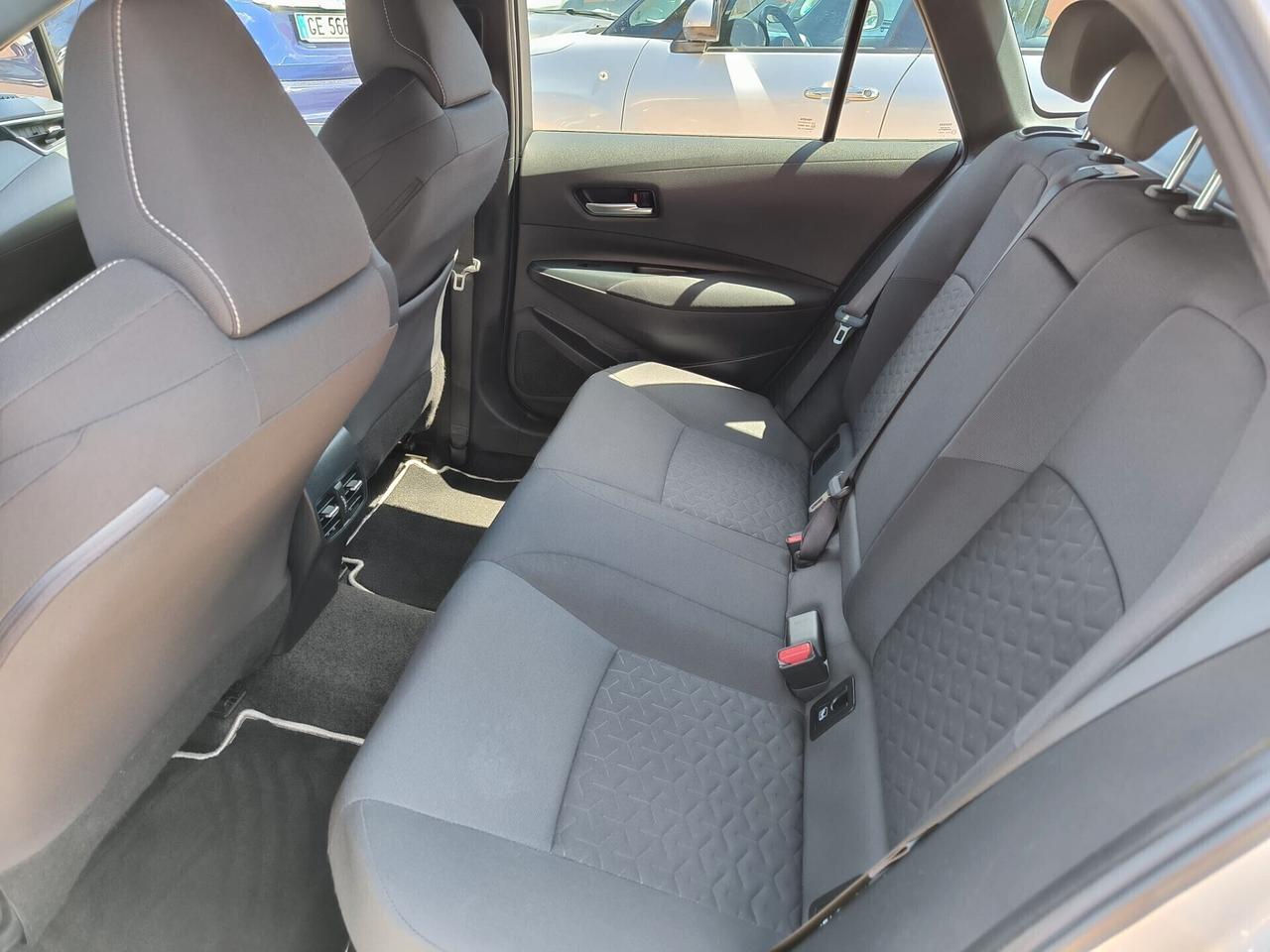 Toyota Corolla Touring Sports 1.8 Hybrid Business