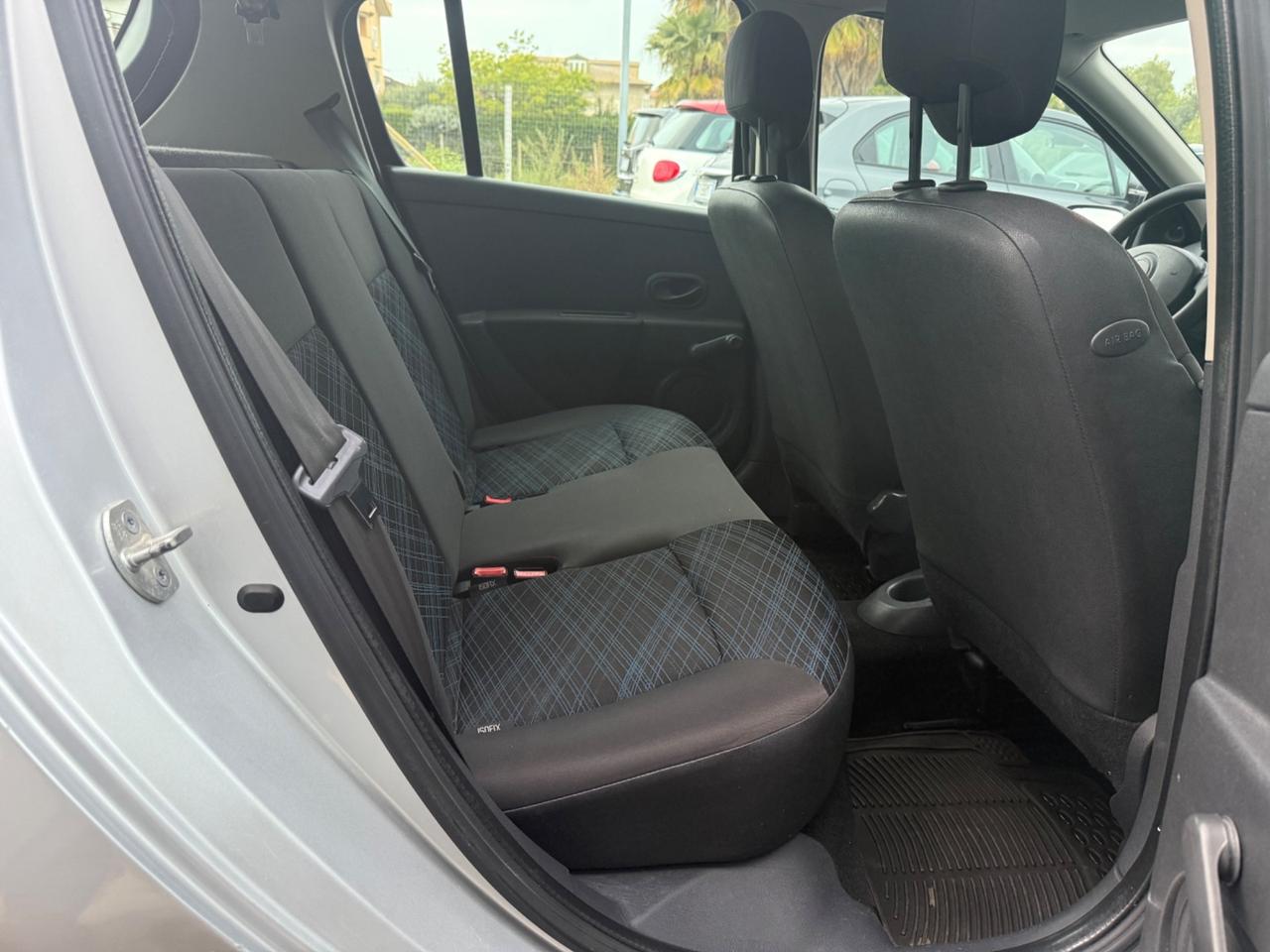 Renault Clio 1.2 16V 5 porte