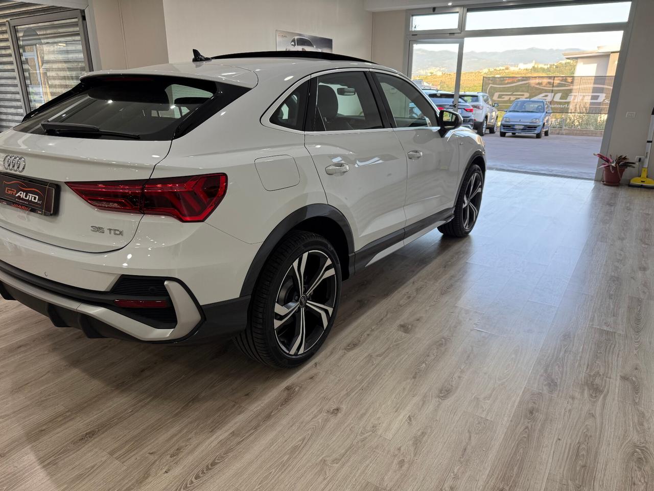 Audi Q3 35 TDI quattro S tronic line edition Tetto Apribile NUOVA DA IMMATRICOLARE