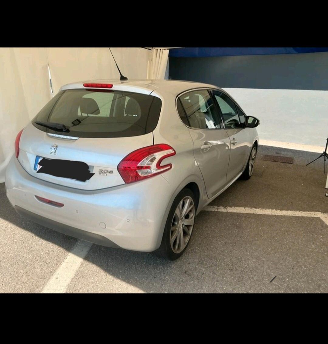 Peugeot 208 1.6 e-HDi 115 CV Stop&Start 2014