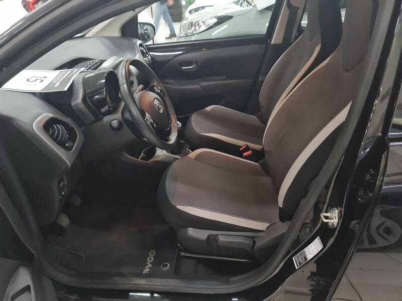 Toyota Aygo Aygo Connect 1.0 VVT-i 72 CV 5 porte x-play