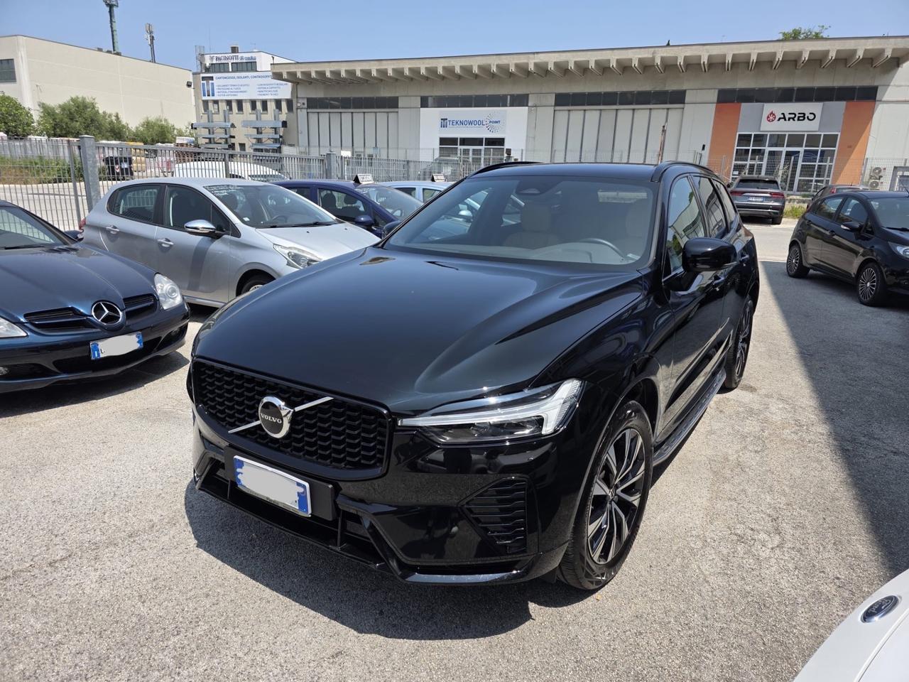 Volvo XC60 B4 2.0 hybrid 2023