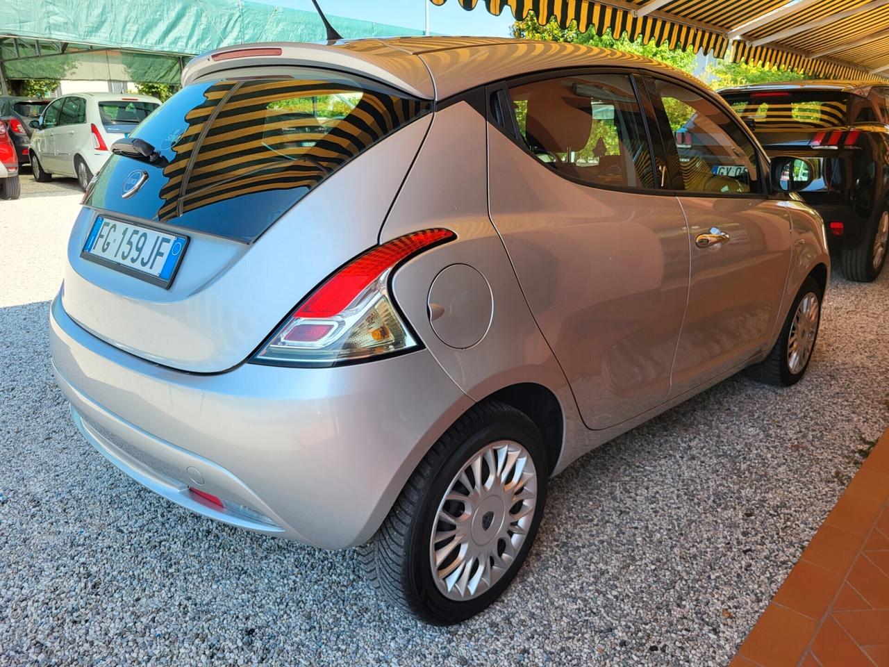 Lancia Ypsilon 1.2 69 CV 5 porte Silver