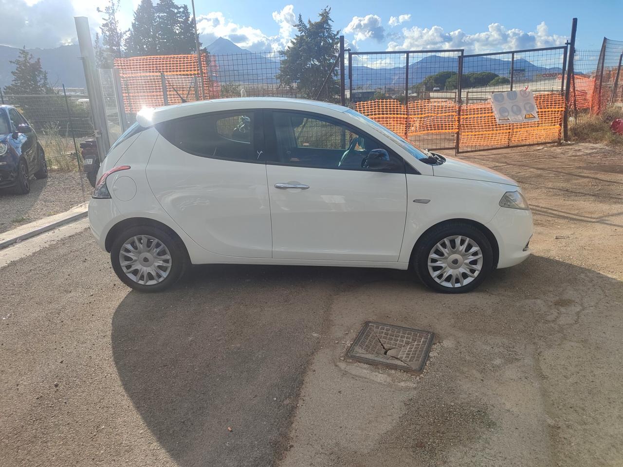 Lancia Ypsilon 1.2 69 CV 5 porte S&S Gold