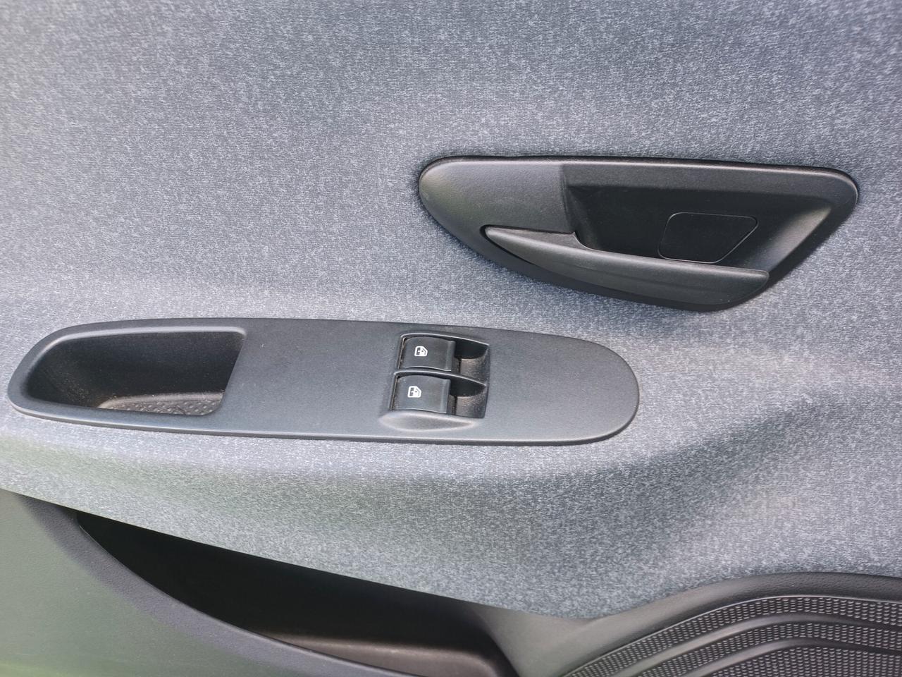 Lancia Ypsilon 1.0 FireFly 5 porte S&S Hybrid Alberta Ferretti