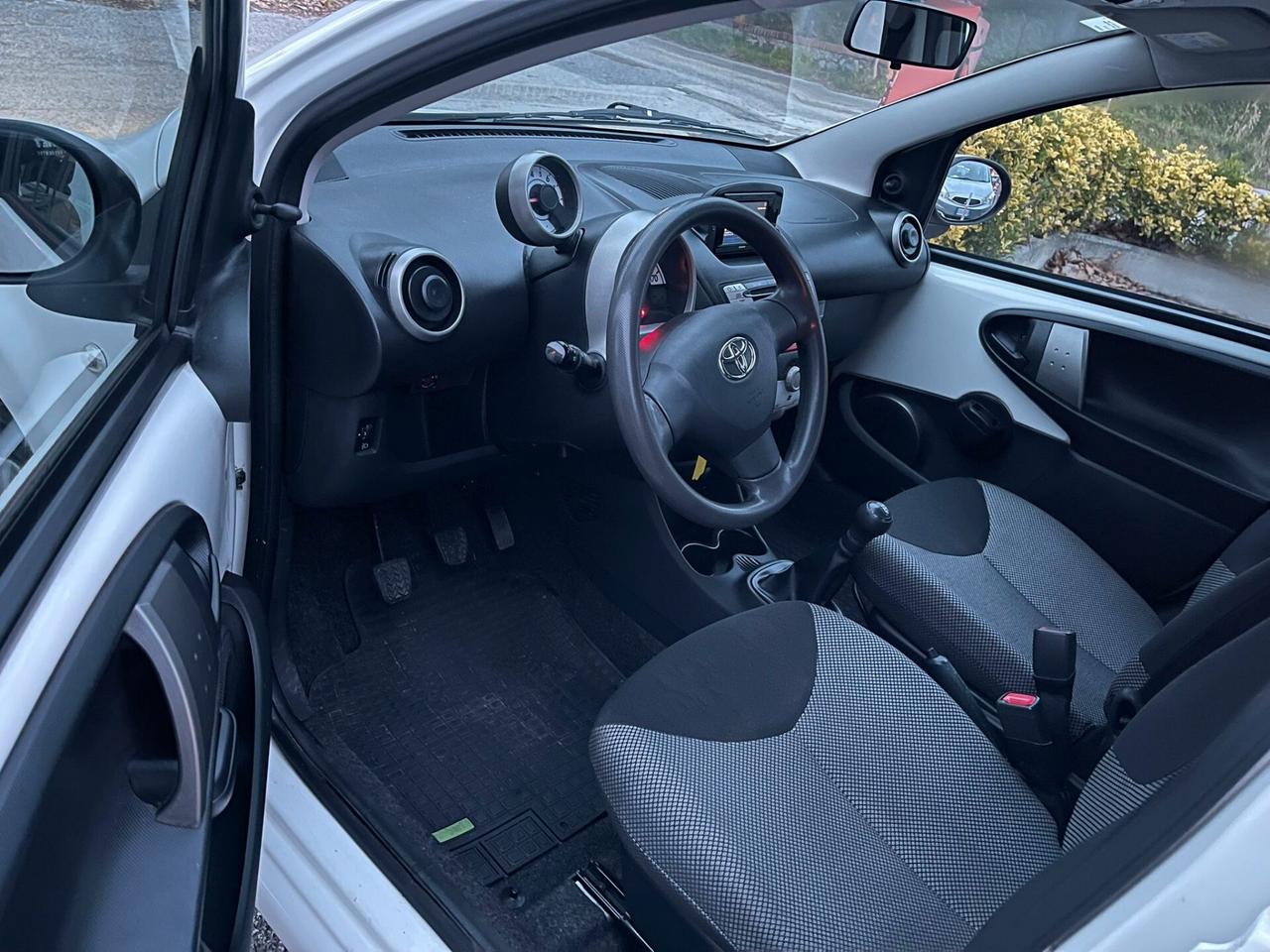 Toyota Aygo 1.0 12V VVT-i 5 porte Cool Soda Connect MMT