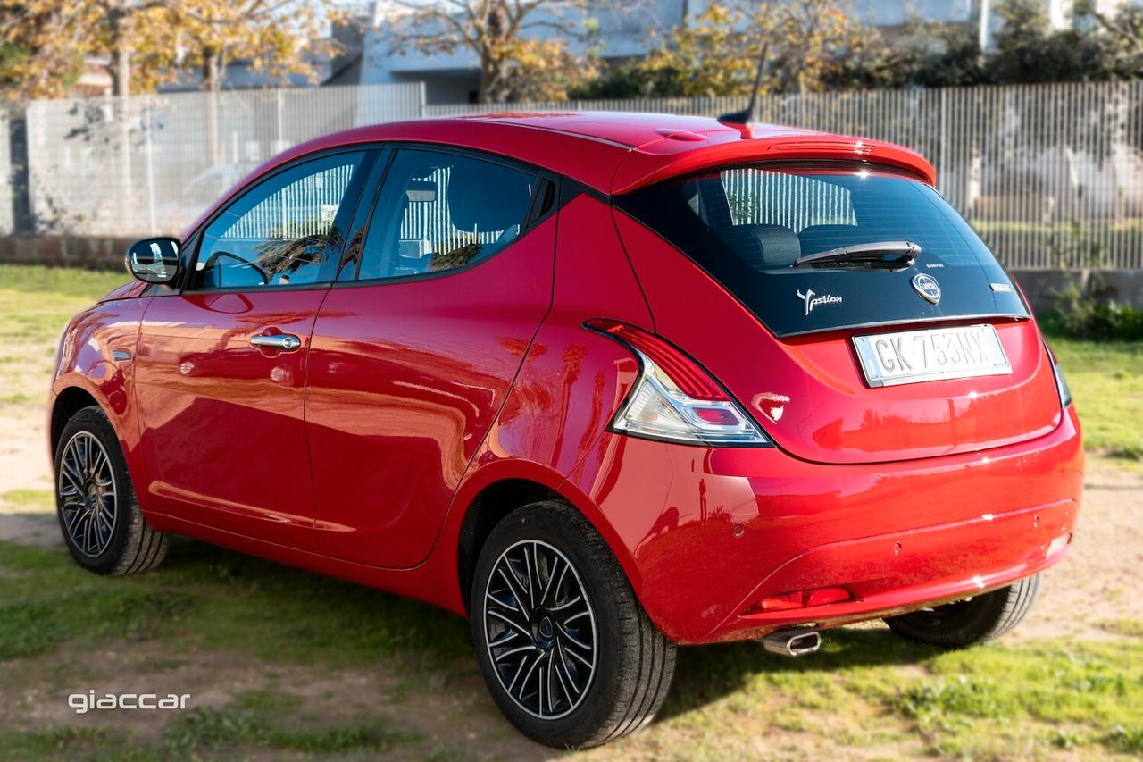 Lancia Ypsilon 1.0 FireFly 5 porte S&S Hybrid Gold