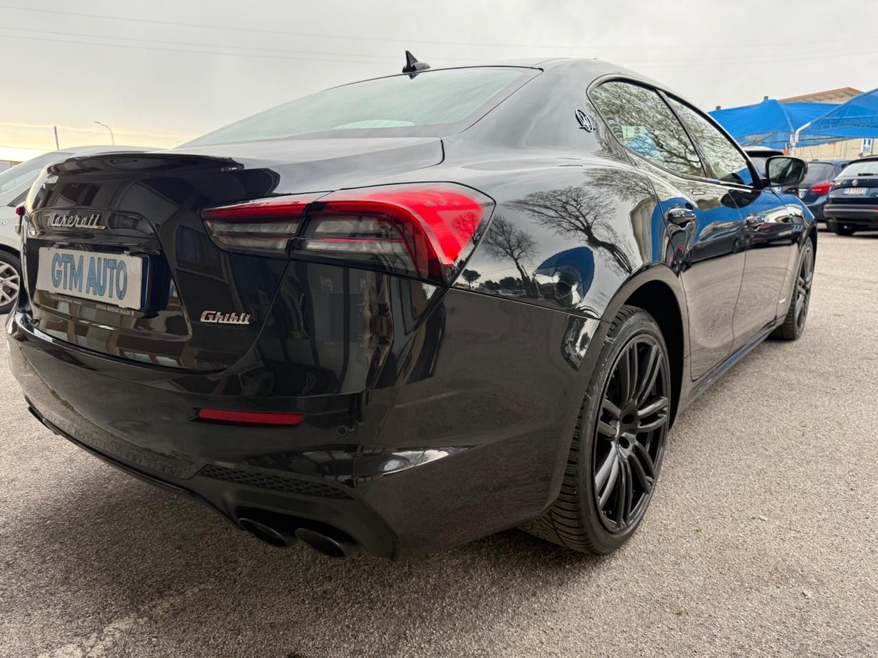 Maserati Ghibli L4 330 CV MHEV Gransport