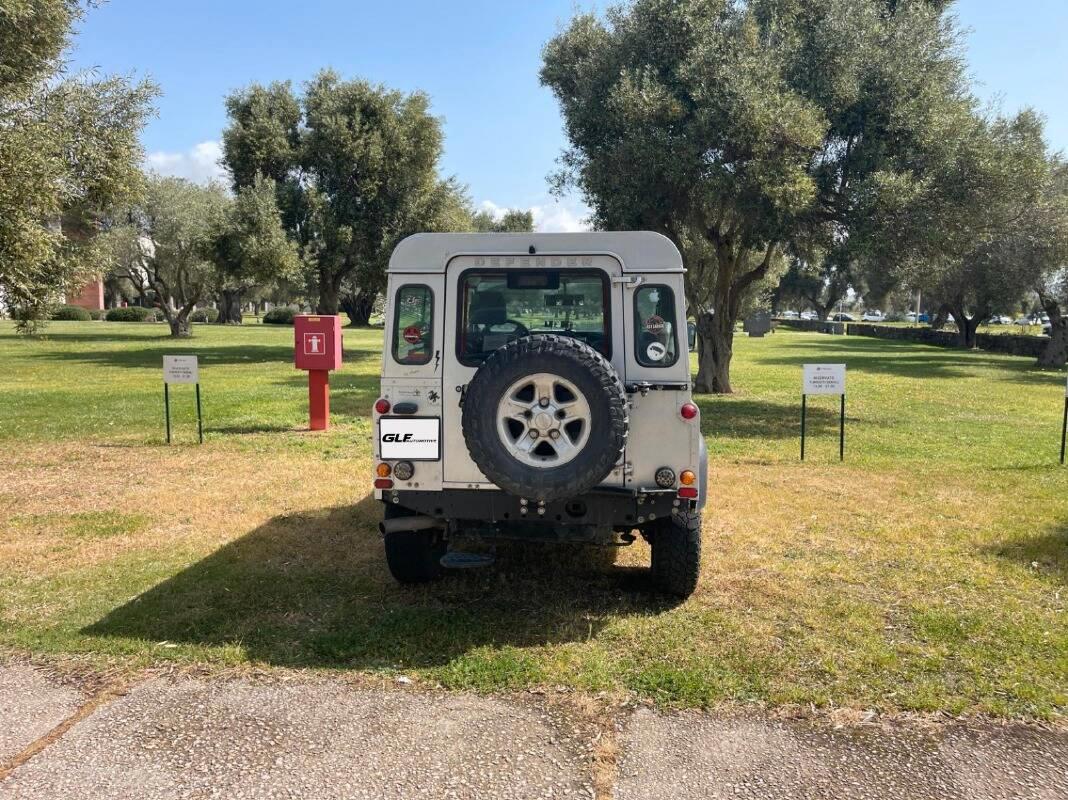 Land Rover Defender 90 SW Land Rover Defender 2.5 td5