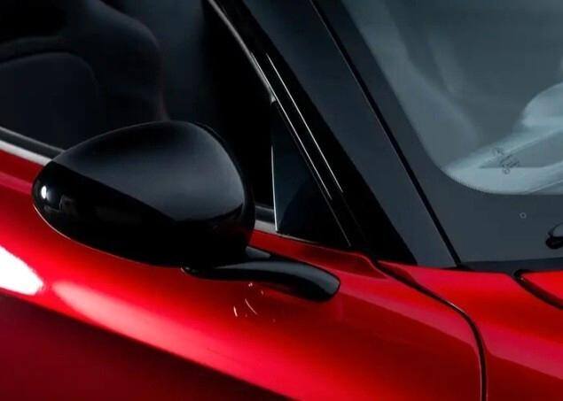 Alfa Romeo 8C Spider numerata solo 500 esemplari