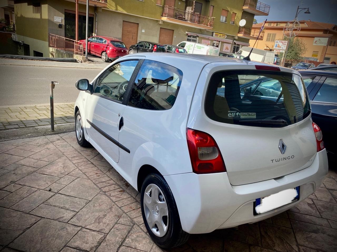 Renault Twingo X neopatentati