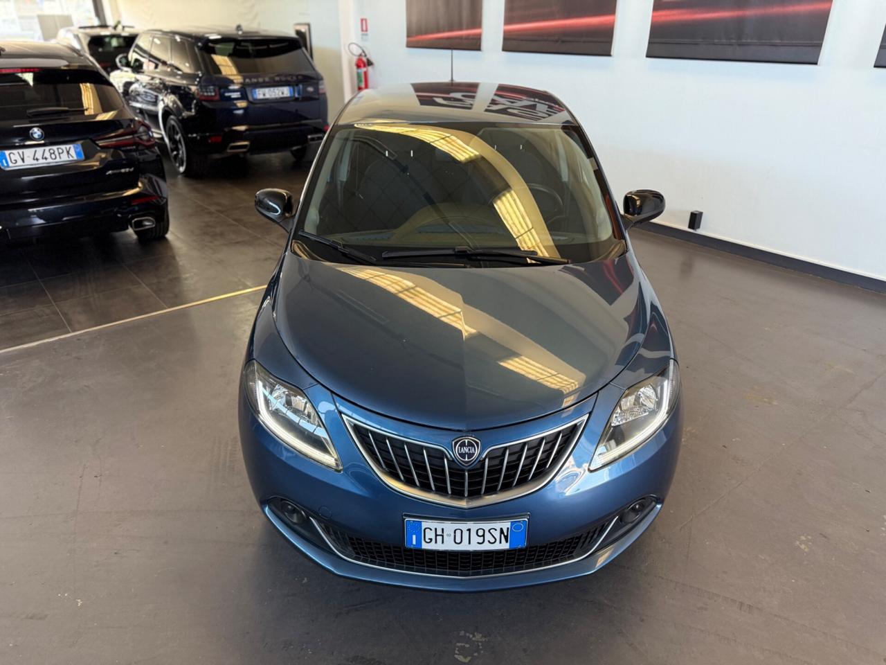 Lancia Ypsilon 1.0 FireFly S&S Hybrid Ecochic Silver
