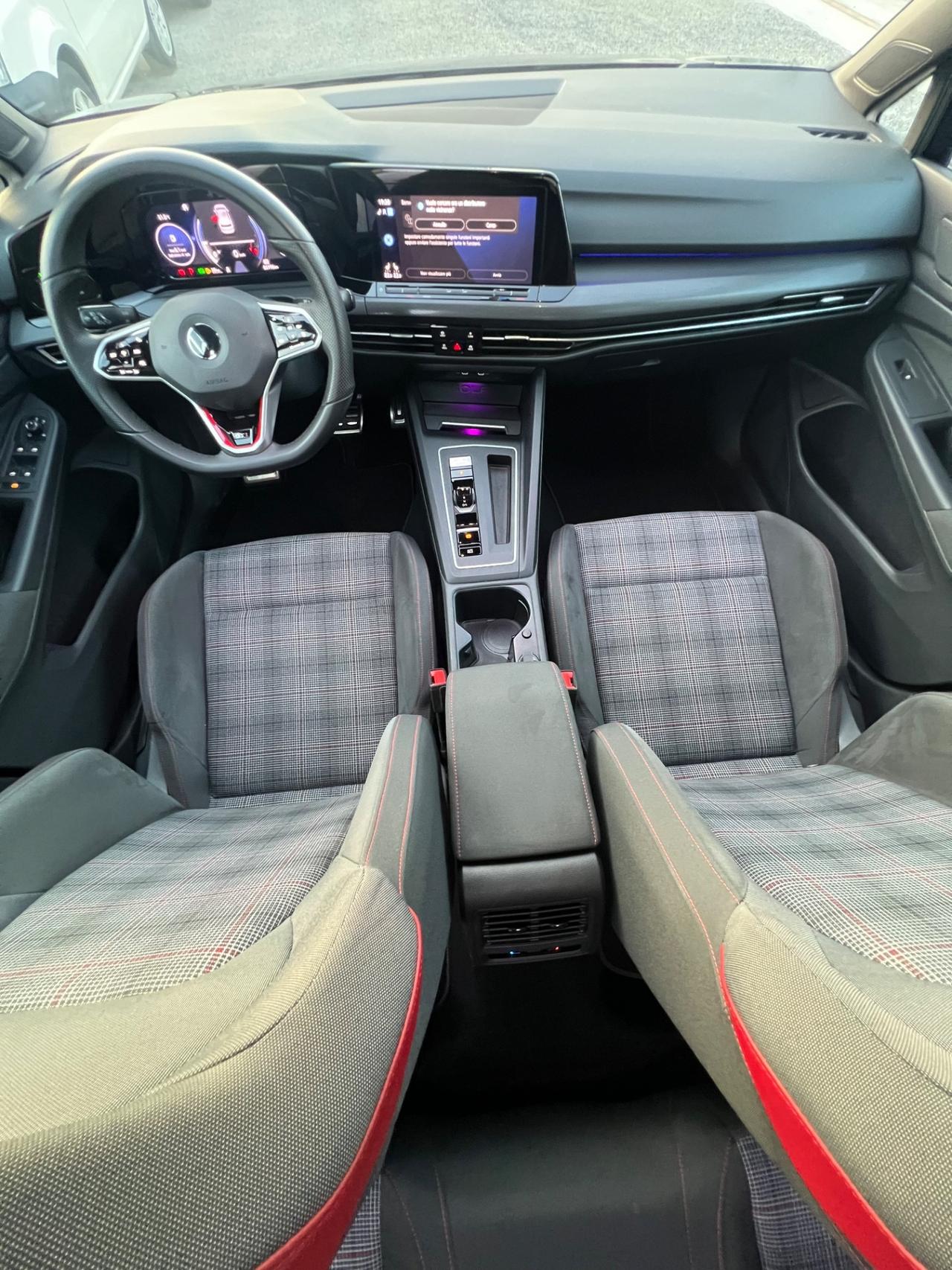 Volkswagen Golf GTI 2.0 TSI DSG