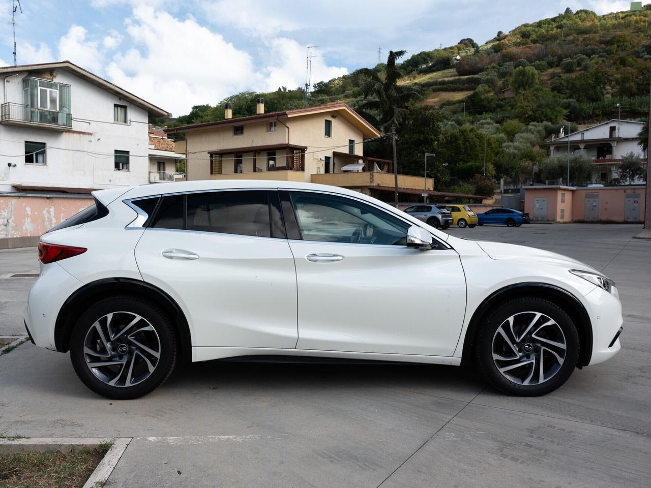 Infiniti Q30 1.5 diesel DCT Business Executive