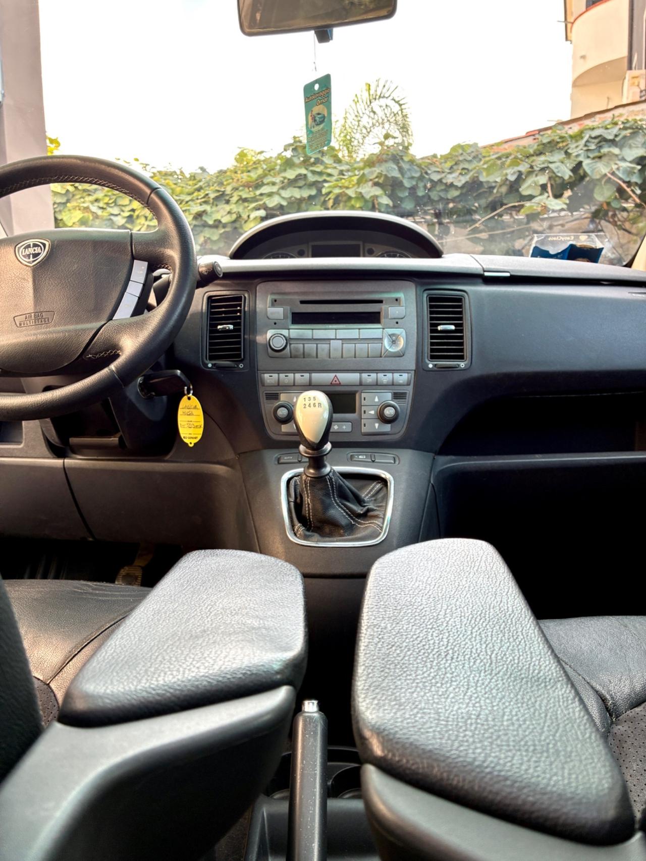 Lancia MUSA 1.4 16V Poltrona Frau