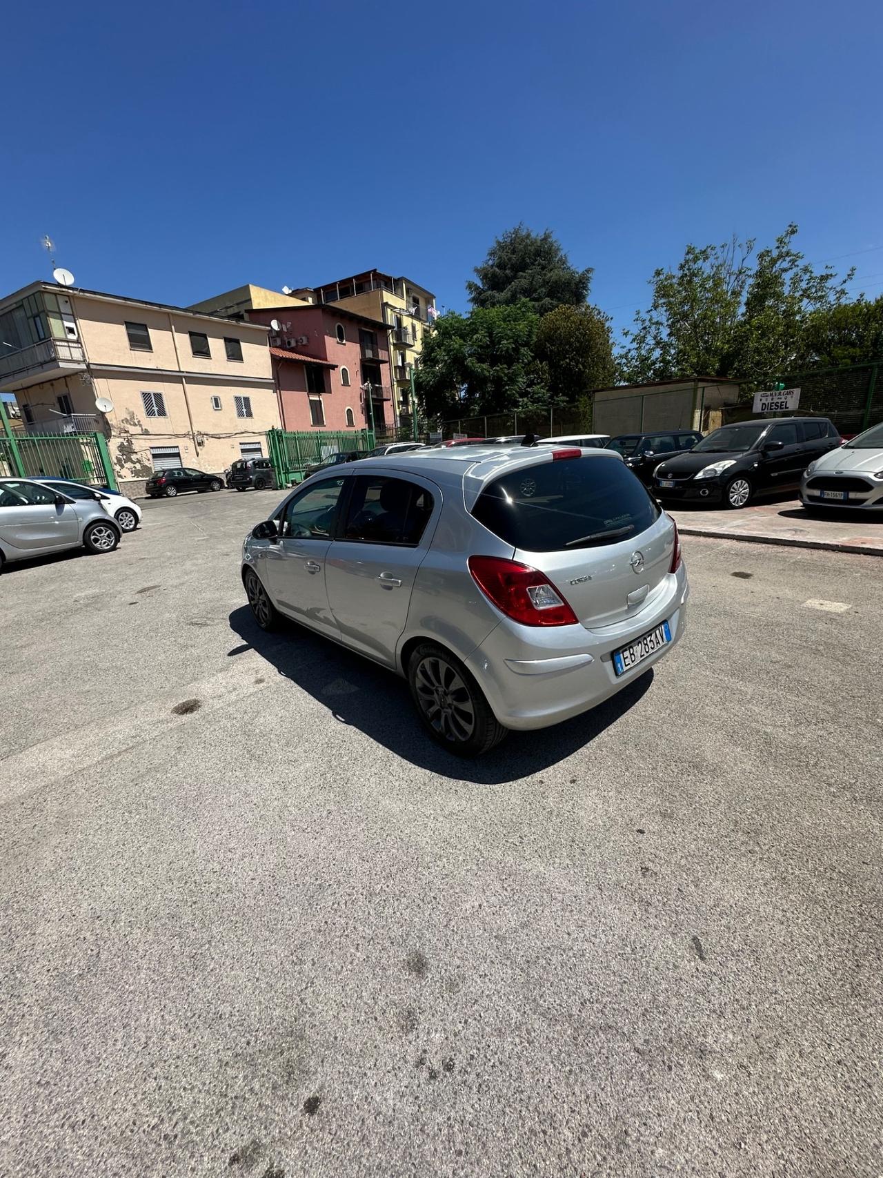 Opel Corsa 1.2 80CV 5 porte GPL-TECH Edition