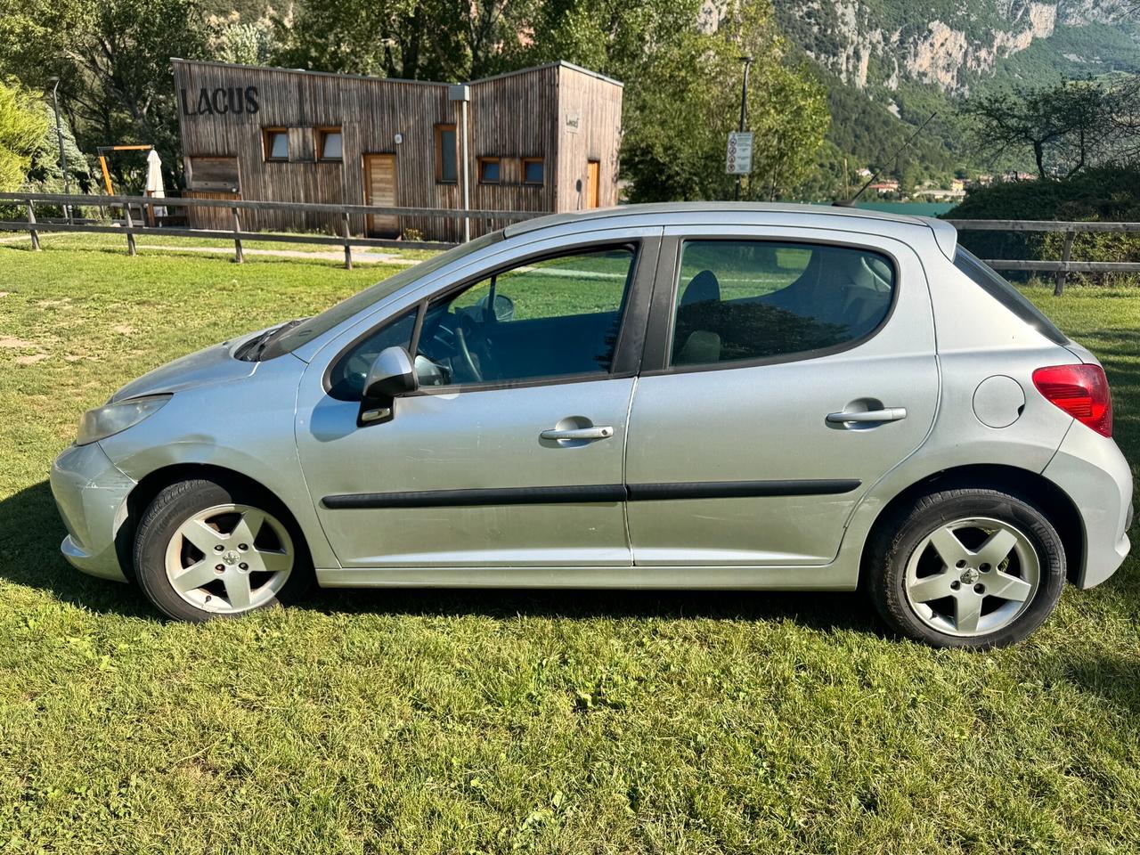 Peugeot 207 adatta a NEOPATENTATI