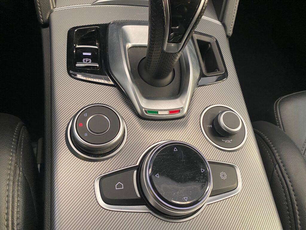 Alfa Romeo Stelvio 2.2 Turbo Veloce Q4 AT8 - PROMO