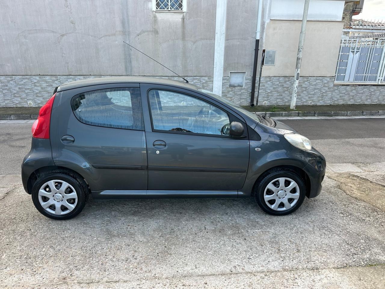 Peugeot 107 1.0 68CV 5p. Sweet Years Km 117.000
