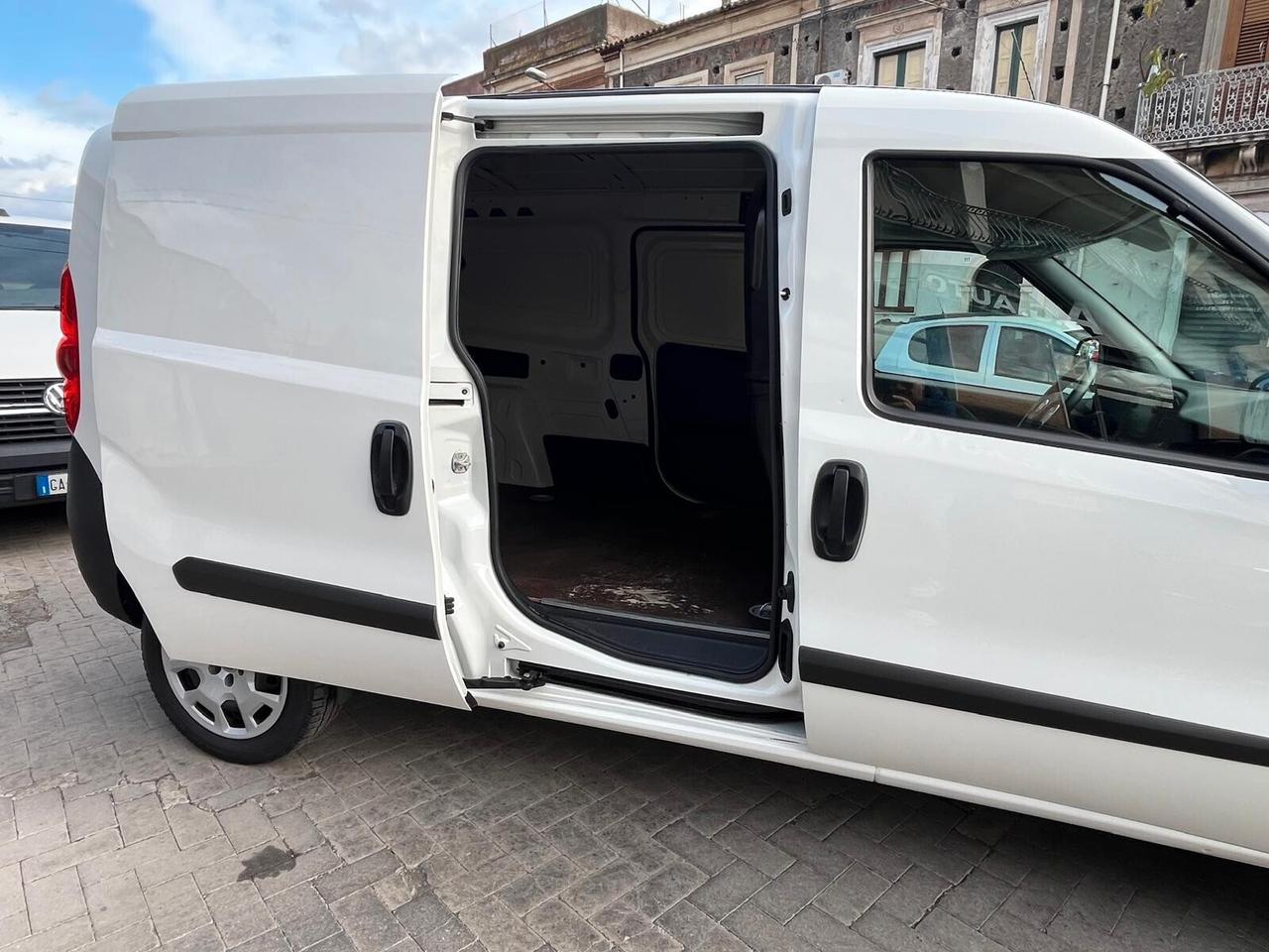 Fiat Doblo 1.6 MJT 105CV PL-TN Cargo MAXI Lounge DOPPIA PARTE LATERALE