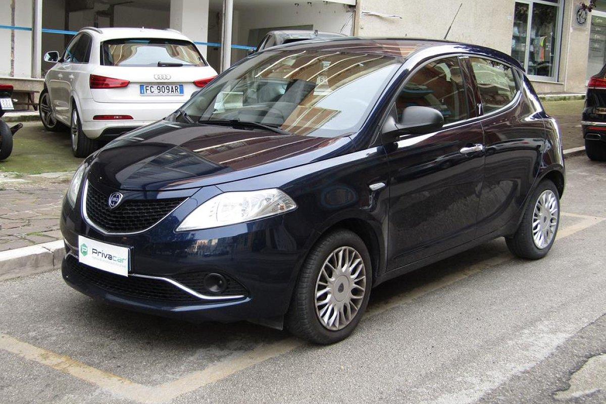 LANCIA Ypsilon 1.2 69 CV 5 porte Silver