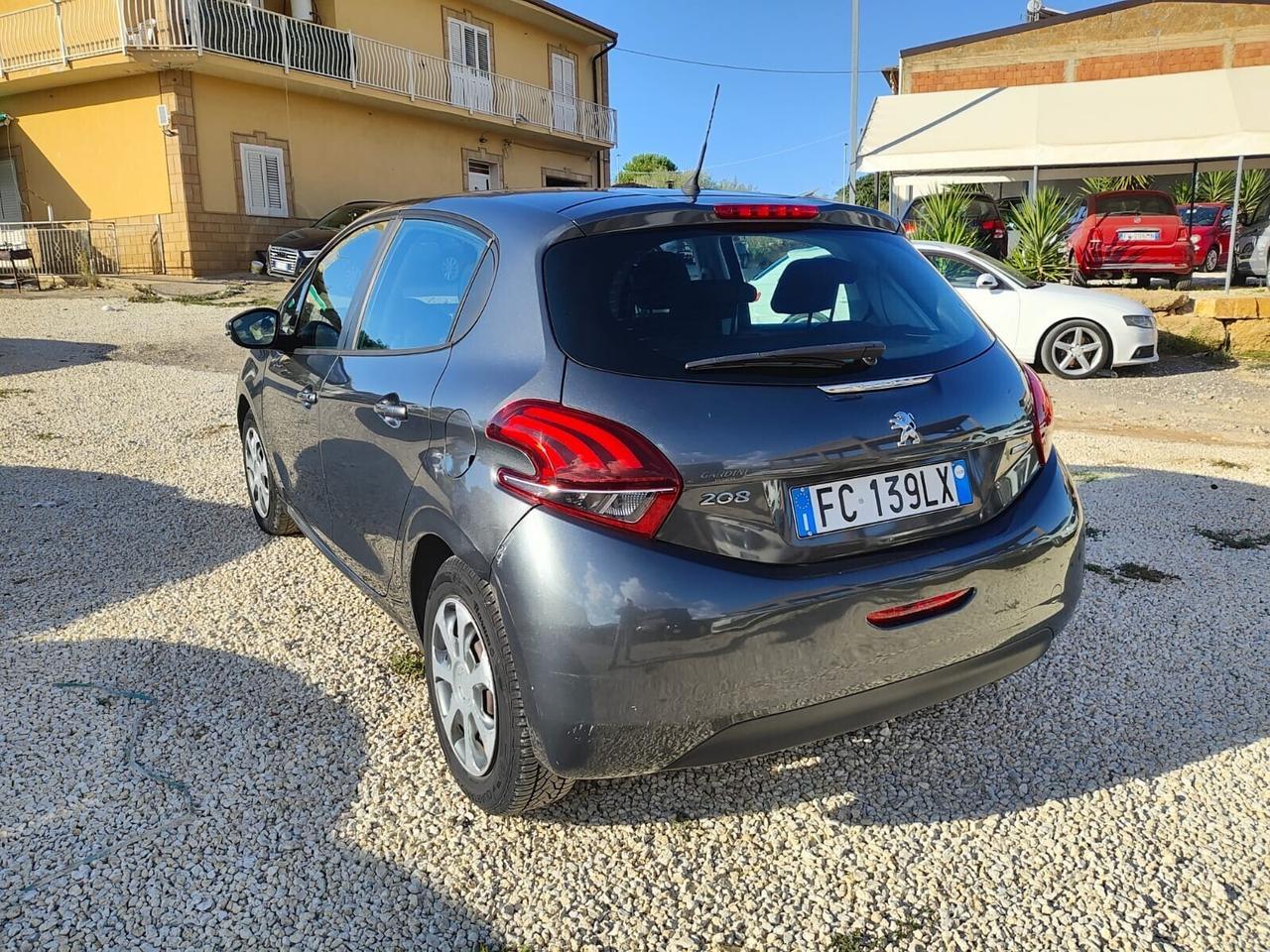 Peugeot 208 BlueHDi 75 5 1.6hdi adatta per neopate