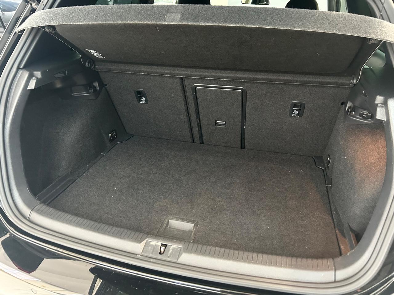 Volkswagen Golf GTI 2.0 TSI 3p.