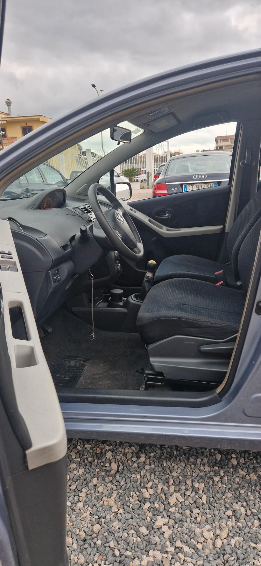 Toyota Yaris 1.0 5 porte Now