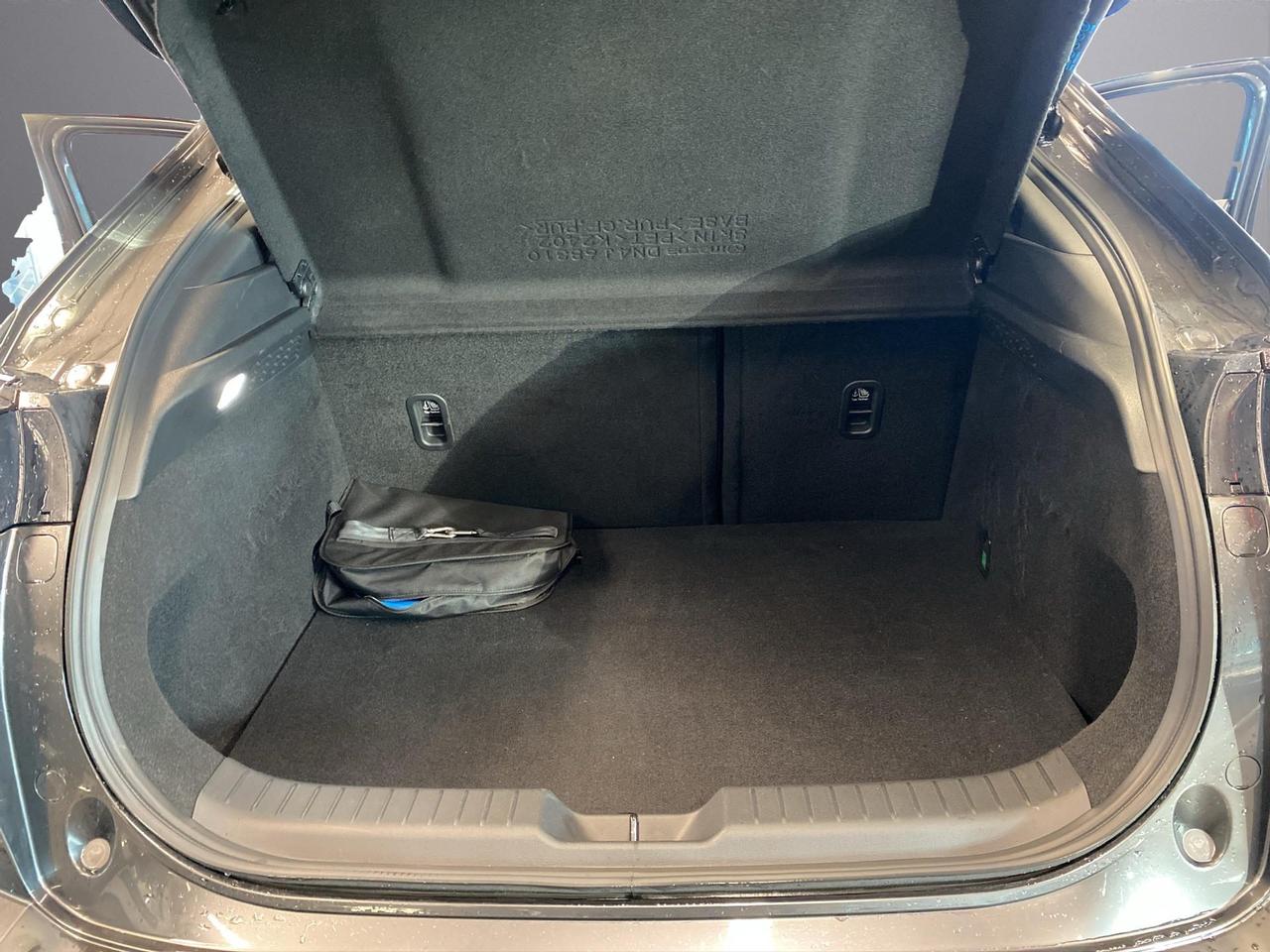 Mazda MX-30 35,5kWh Executive OBC 7,4kW