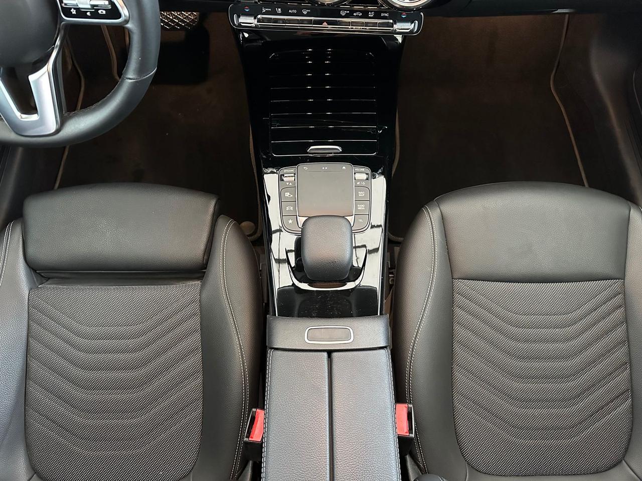 Mercedes-Benz CLA 180 Sport CLA 180 D