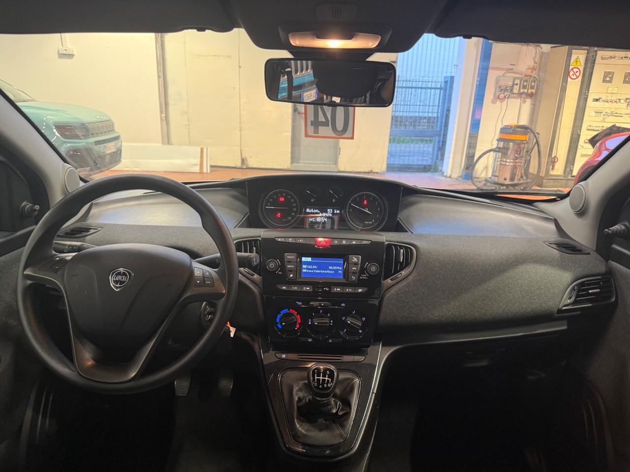 Lancia Ypsilon 1.0 FireFly 5 porte S&S Hybrid Ecochic Silver