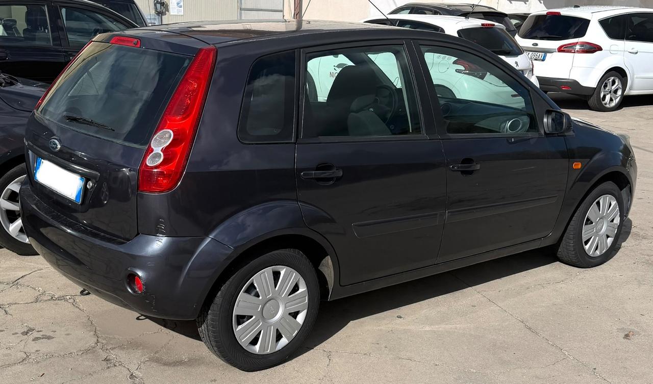 Ford Fiesta 1.2 16V 5p. Titanium